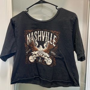 Woman’s grey graphic crop top